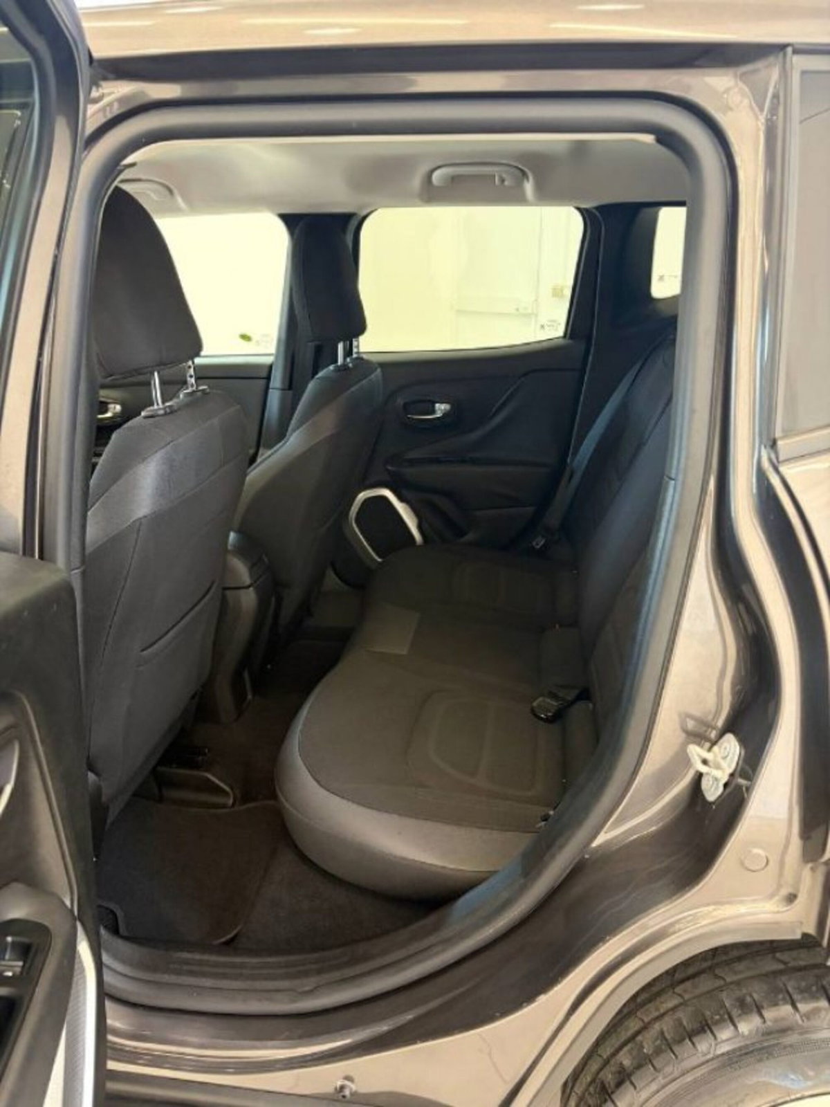 Jeep Renegade 1.6 Mjt 120 CV Limited (12)