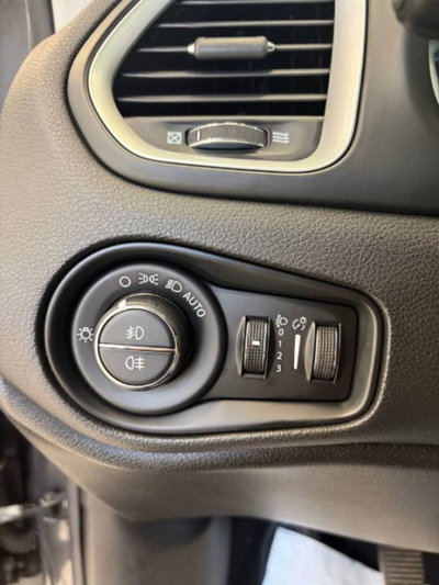 Jeep Renegade 1.6 Mjt 120 CV Limited (16)