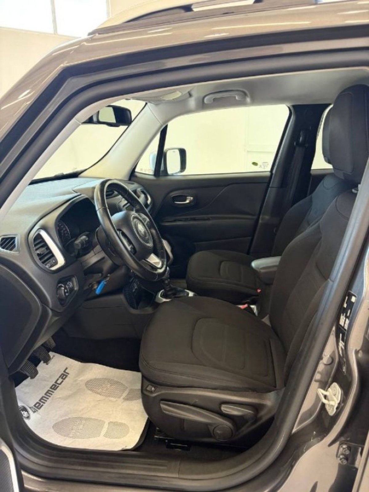 Jeep Renegade 1.6 Mjt 120 CV Limited (9)