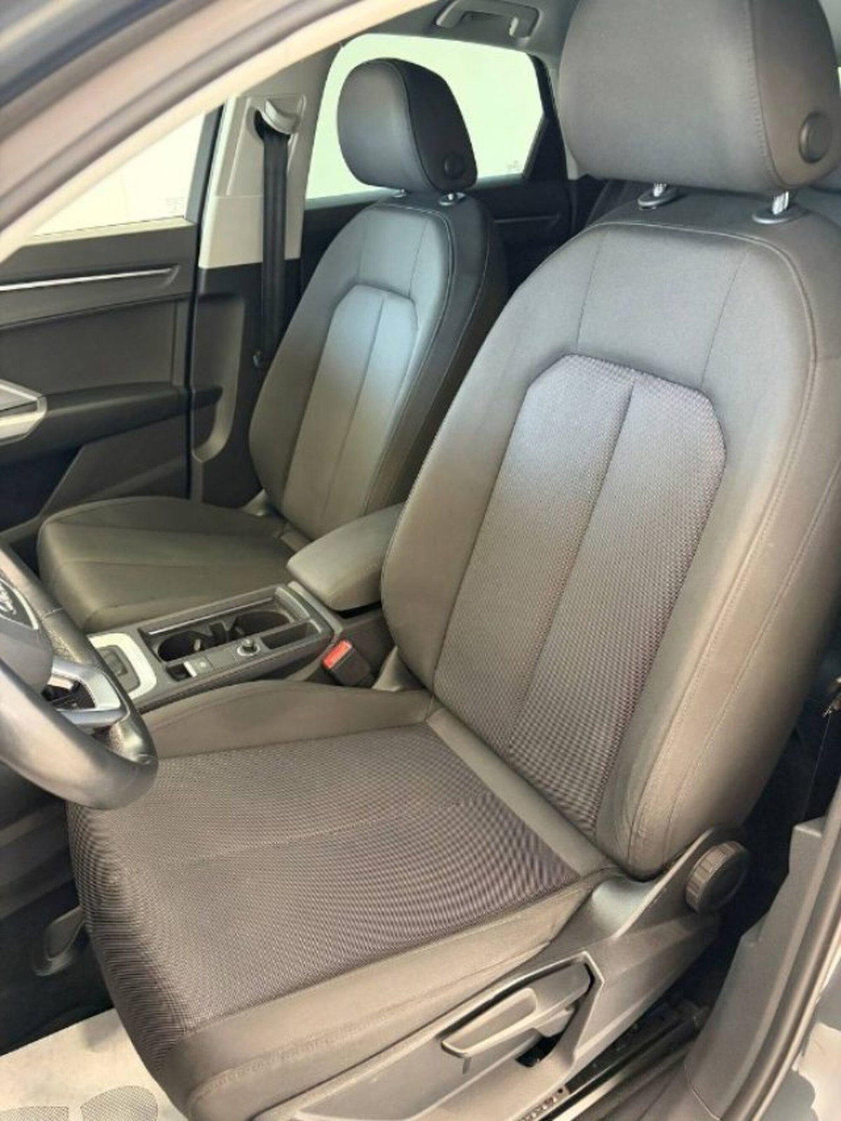 Audi Q3 Sportback 35 TDI Business Plus (12)