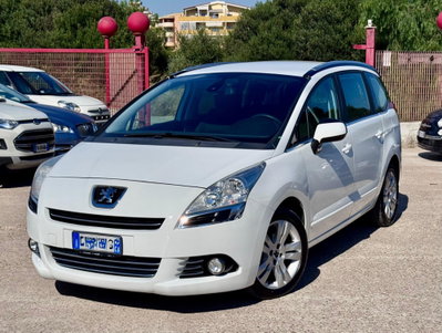Peugeot 5008 1.6 HDi 115CV Allure (9)
