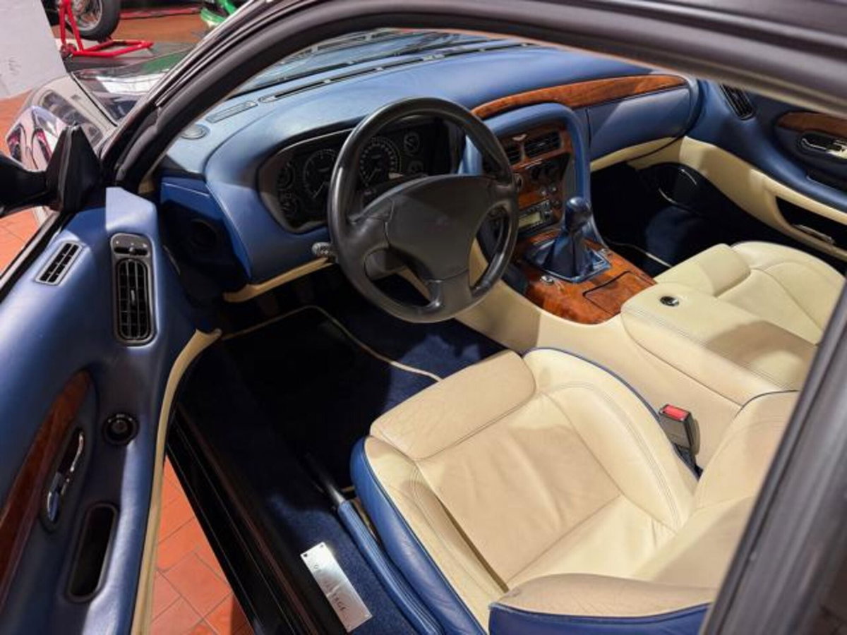 Aston Martin DB7 Coupé Vantage (7)