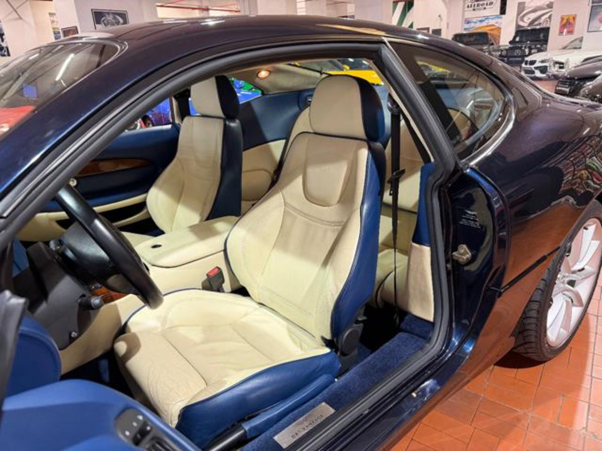 Aston Martin DB7 Coupé Vantage (8)