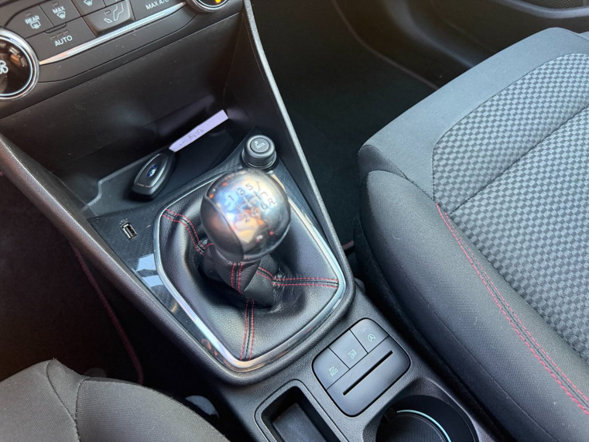 Ford Fiesta 1.0 EcoBoost 100CV 5 porte ST-Line (13)