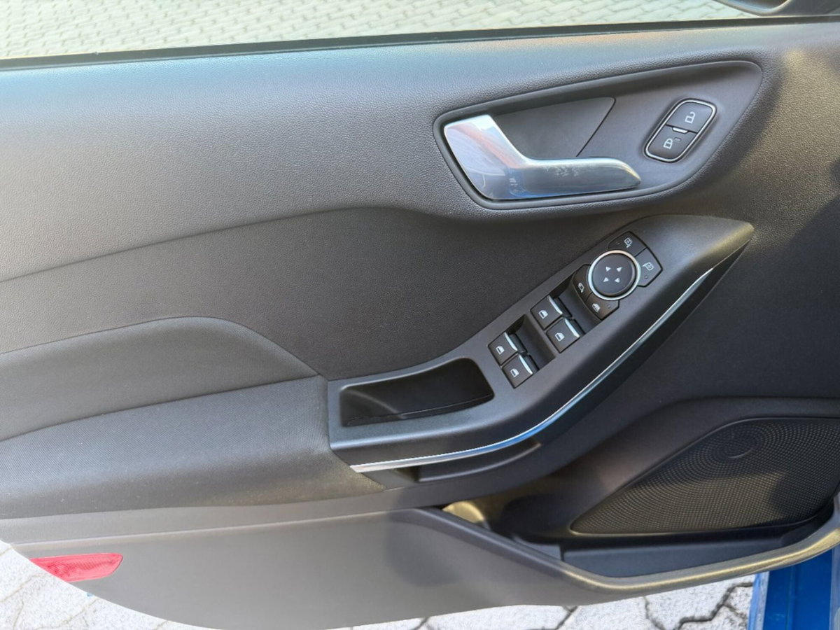 Ford Fiesta 1.0 EcoBoost 100CV 5 porte ST-Line (9)