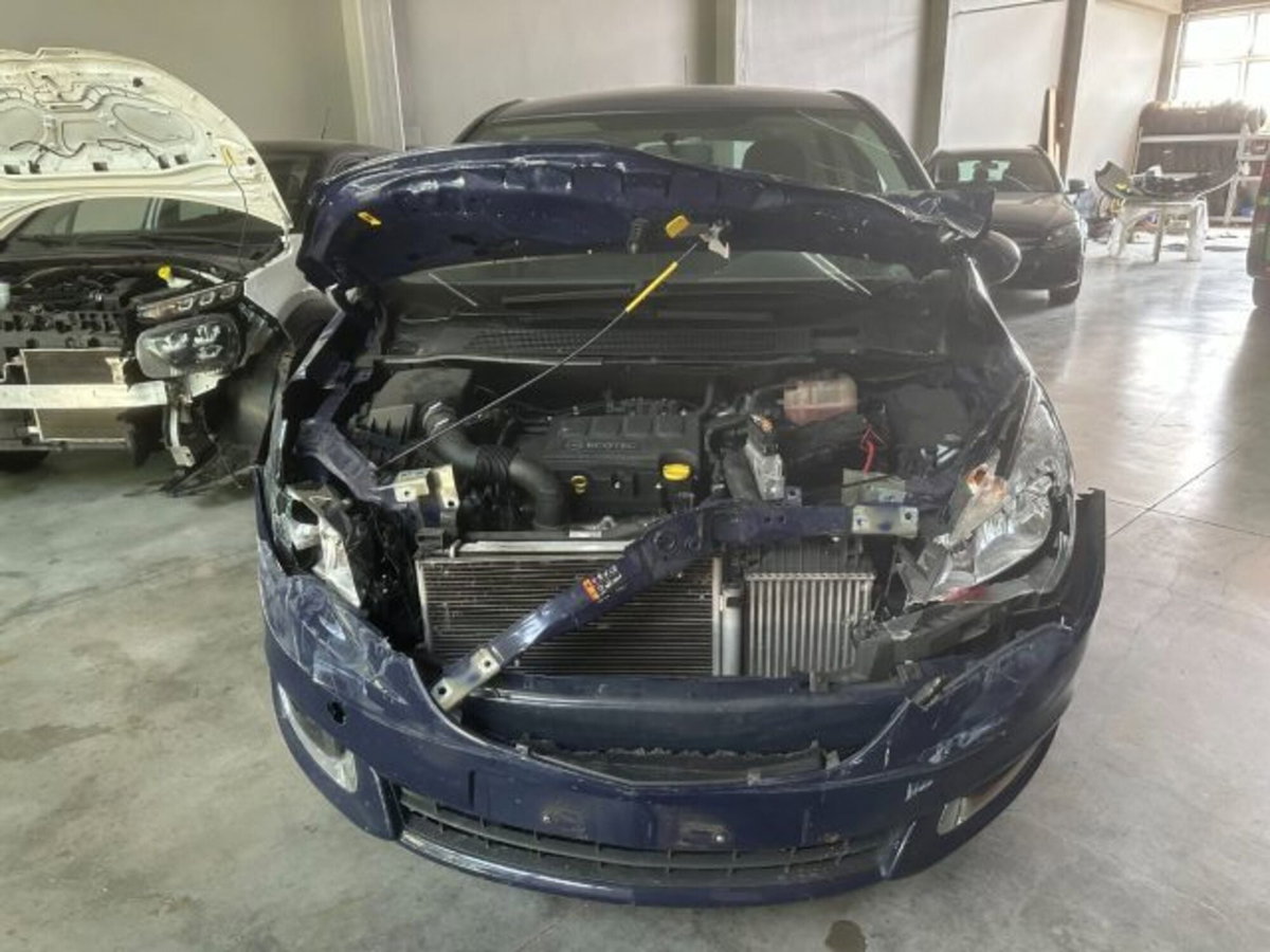 Opel Meriva 1.4 Turbo 120CV GPL Tech Elective (2)