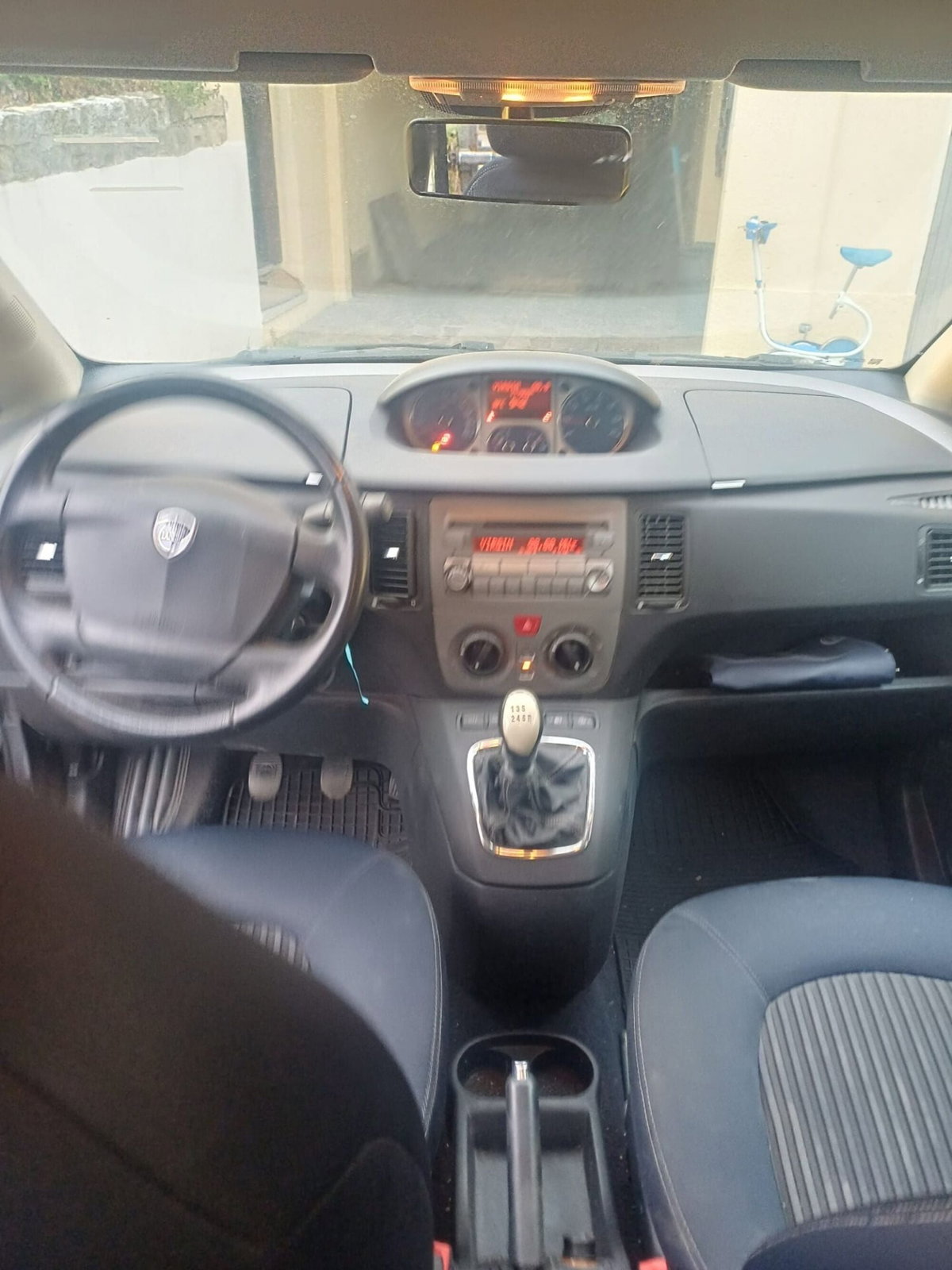 Lancia Musa 1.4 16V Oro (6)