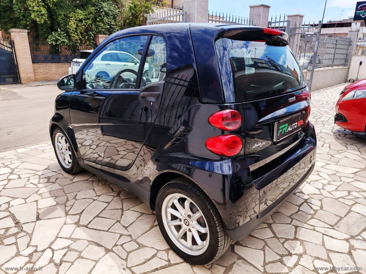 smart Fortwo 1000 52 kW MHD coupé passion (7)