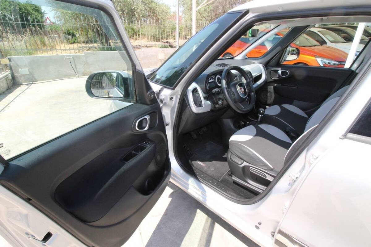 Fiat 500L Living 1.6 Multijet 120 CV Pop Star (14)