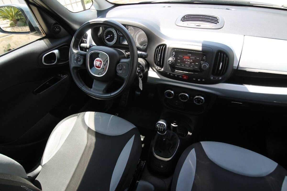 Fiat 500L Living 1.6 Multijet 120 CV Pop Star (19)