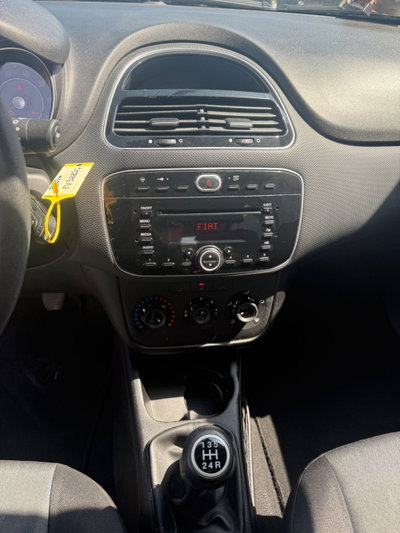 Fiat Punto 1.3 MJT II 75 CV 5 porte Street (11)
