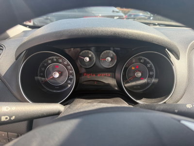 Fiat Punto 1.3 MJT II 75 CV 5 porte Street (12)