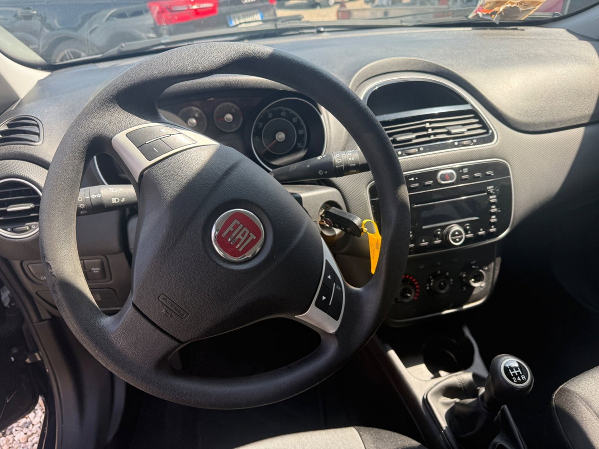 Fiat Punto 1.3 MJT II 75 CV 5 porte Street (13)