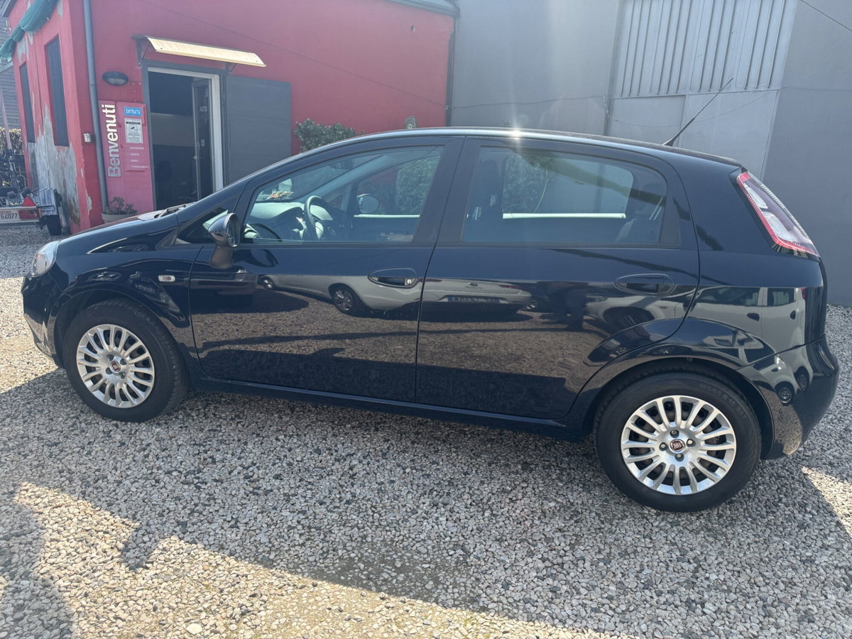 Fiat Punto 1.3 MJT II 75 CV 5 porte Street (2)