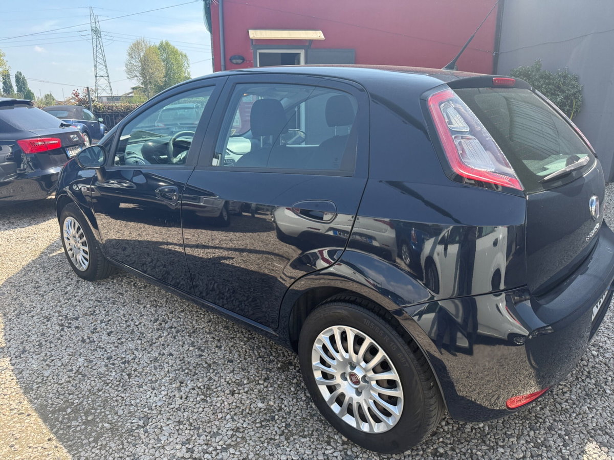 Fiat Punto 1.3 MJT II 75 CV 5 porte Street (6)
