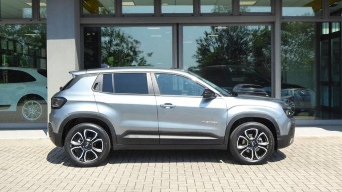 Jeep Avenger 1.2 turbo Summit fwd 100cv (4)