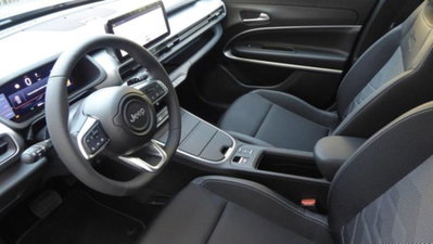 Jeep Avenger 1.2 turbo Summit fwd 100cv (7)