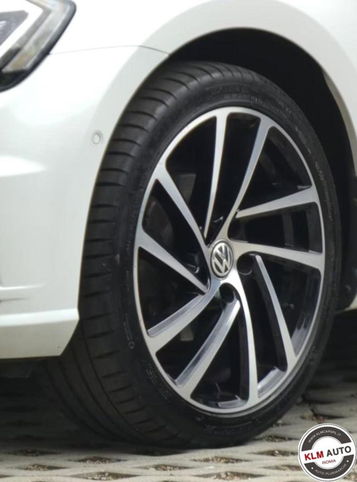 Volkswagen Golf 1.0 TSI 115 CV 5p. Comfortline BlueMotion (2)
