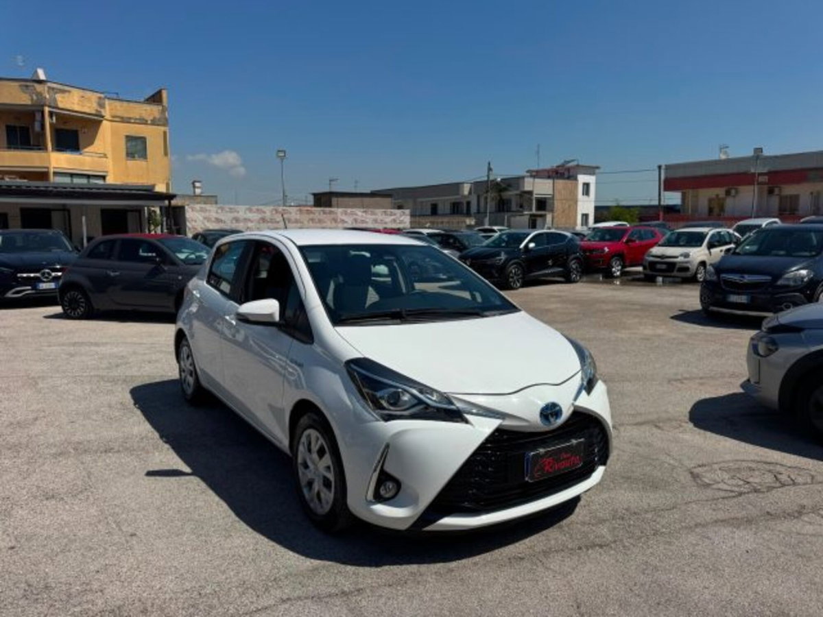 Toyota Yaris 1.5 Hybrid 5 porte Cool
