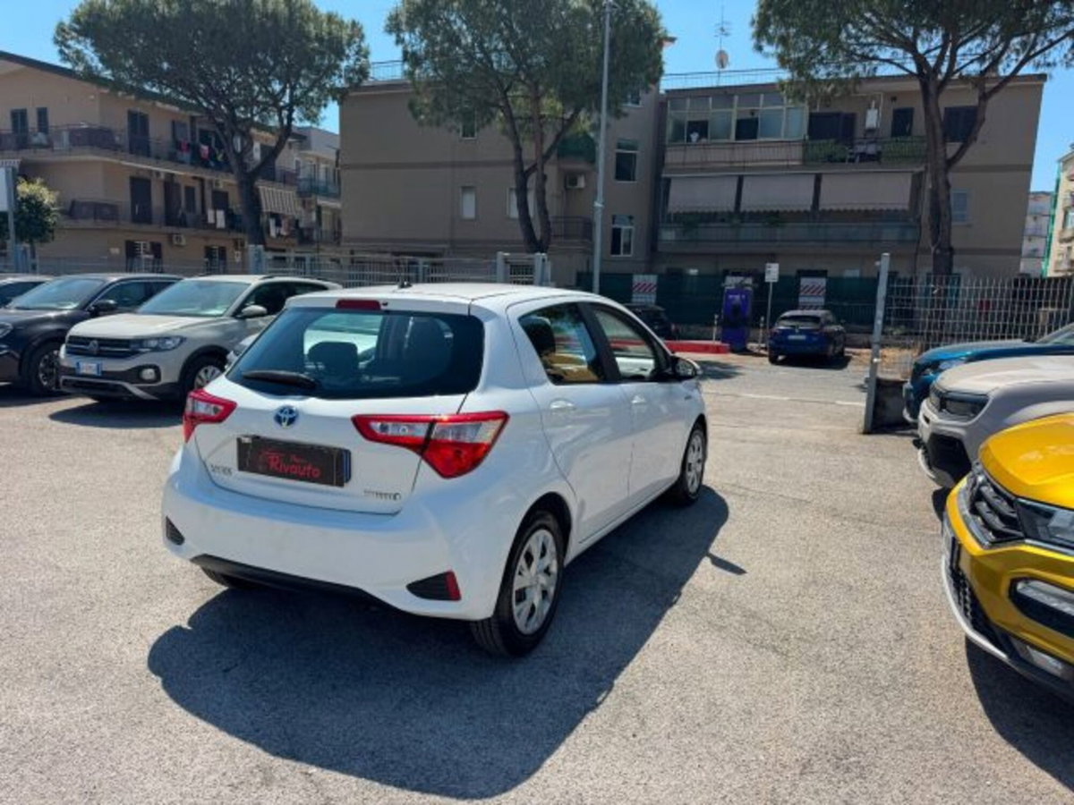 Toyota Yaris 1.5 Hybrid 5 porte Cool (15)