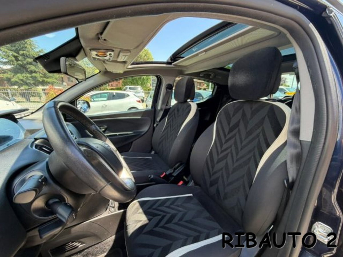 Lancia Ypsilon 1.3 MJT 16V 95 CV 5 porte S&S Platinum (19)