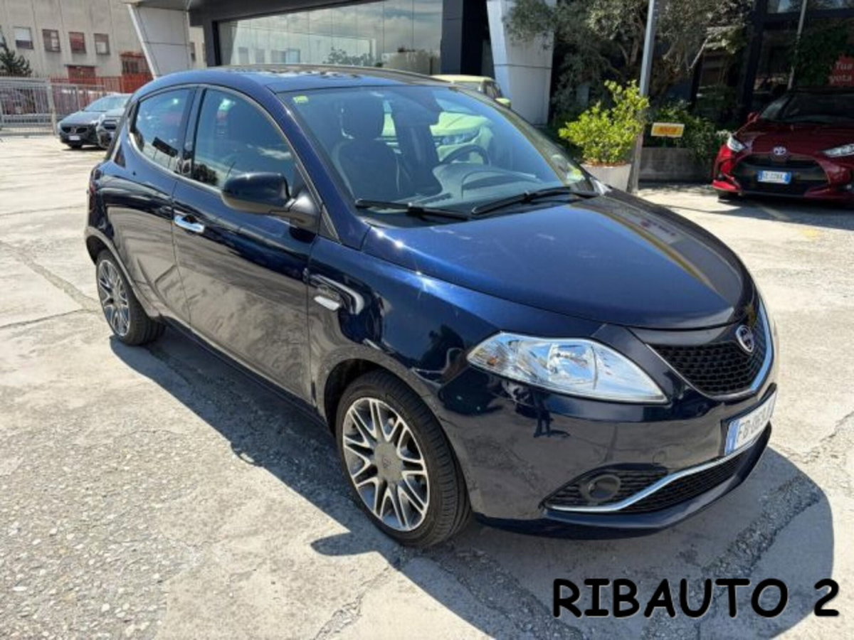 Lancia Ypsilon 1.3 MJT 16V 95 CV 5 porte S&S Platinum (2)
