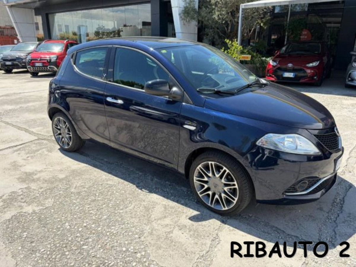 Lancia Ypsilon 1.3 MJT 16V 95 CV 5 porte S&S Platinum (3)