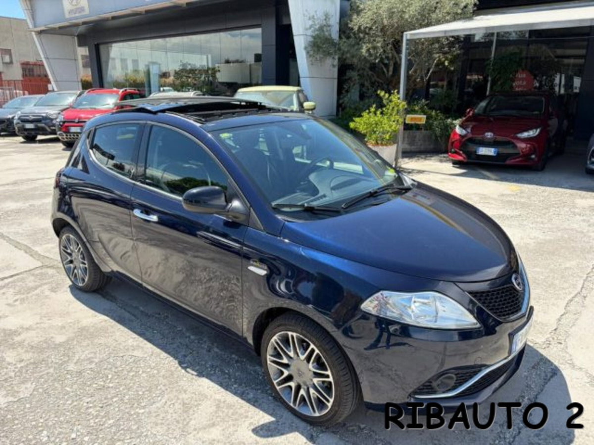 Lancia Ypsilon 1.3 MJT 16V 95 CV 5 porte S&S Platinum (5)