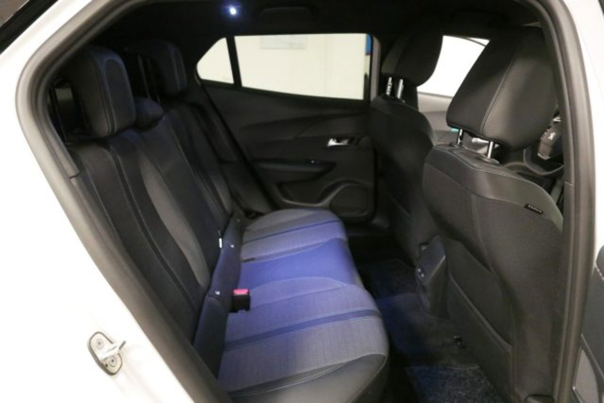 Peugeot 2008 PureTech 130 S&S EAT8 Allure Pack (13)