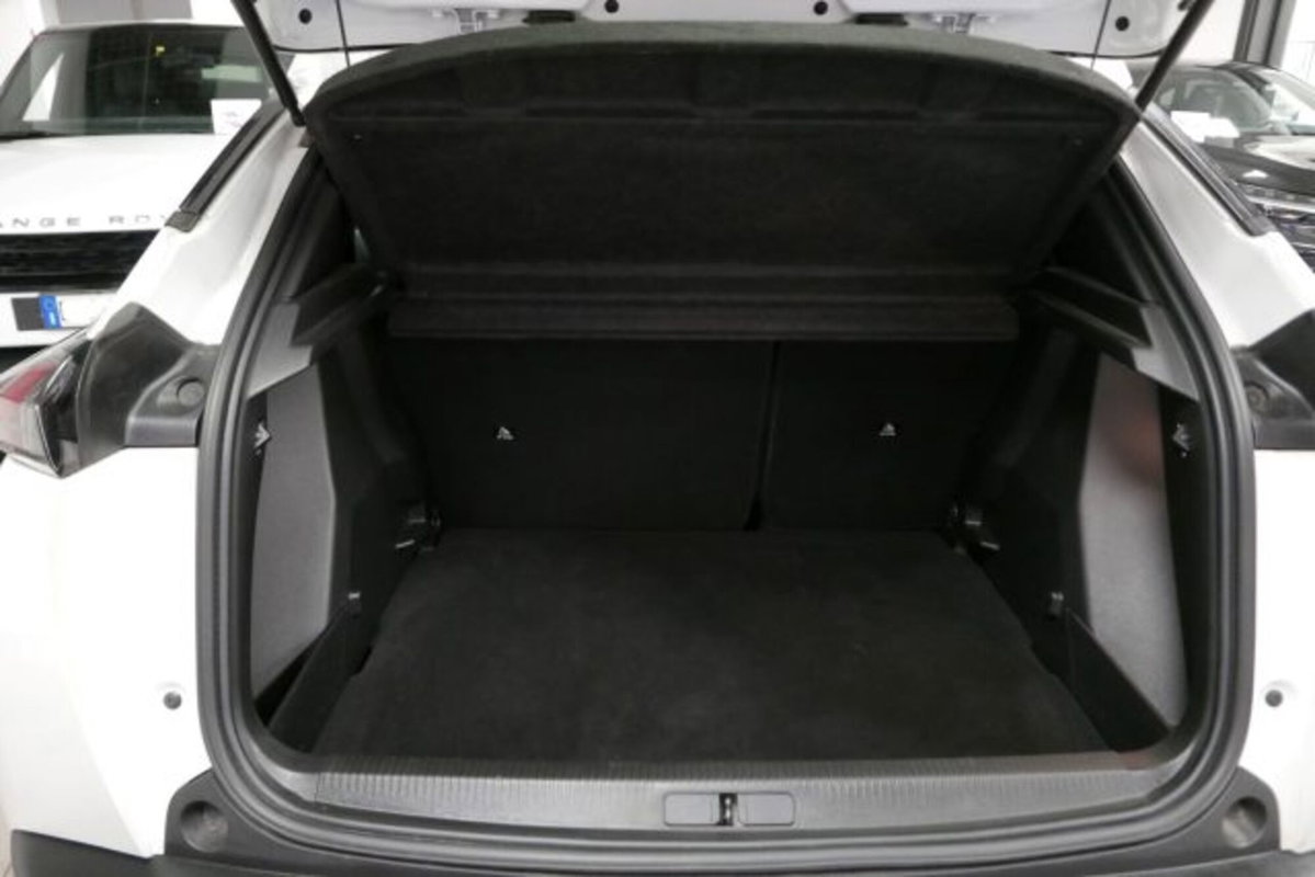 Peugeot 2008 PureTech 130 S&S EAT8 Allure Pack (14)
