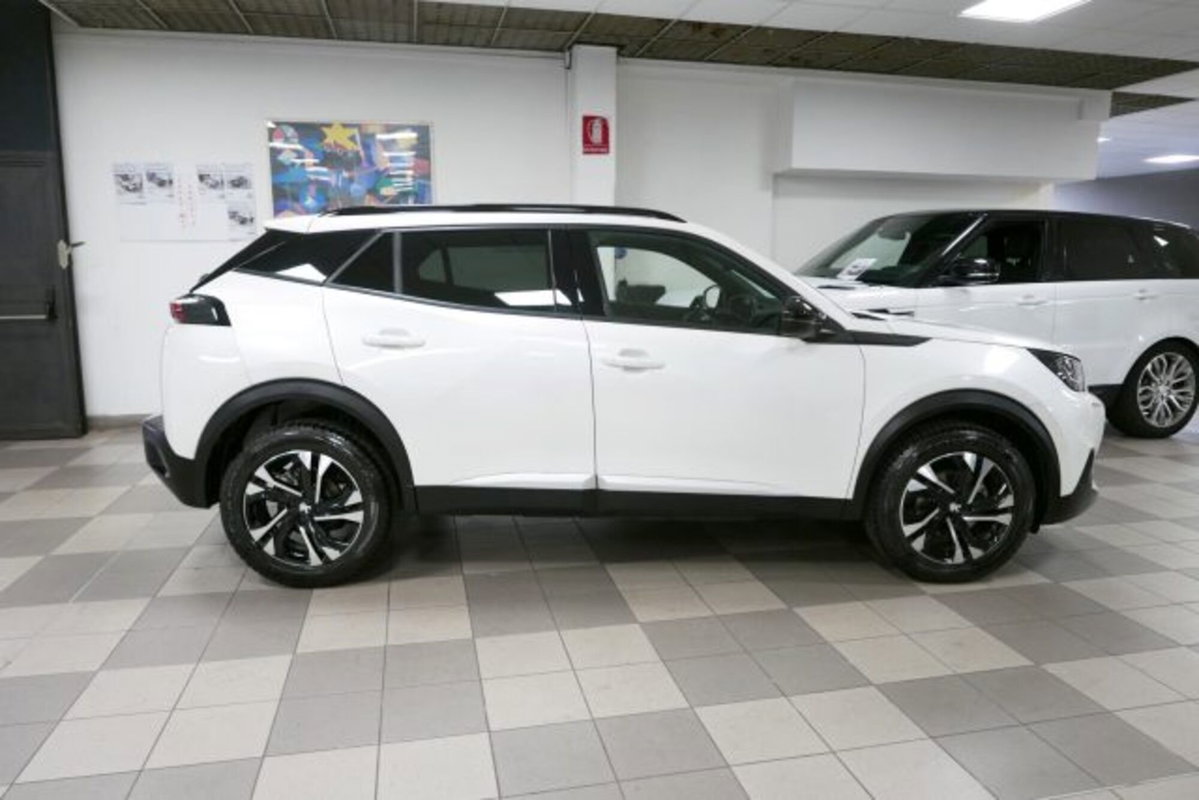 Peugeot 2008 PureTech 130 S&S EAT8 Allure Pack (3)