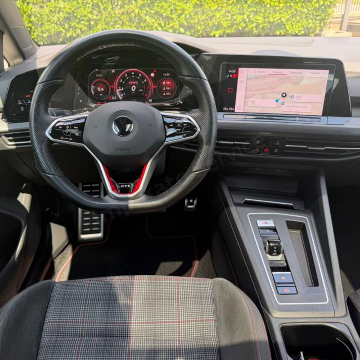 Volkswagen Golf 2.0 TSI GTI DSG (13)