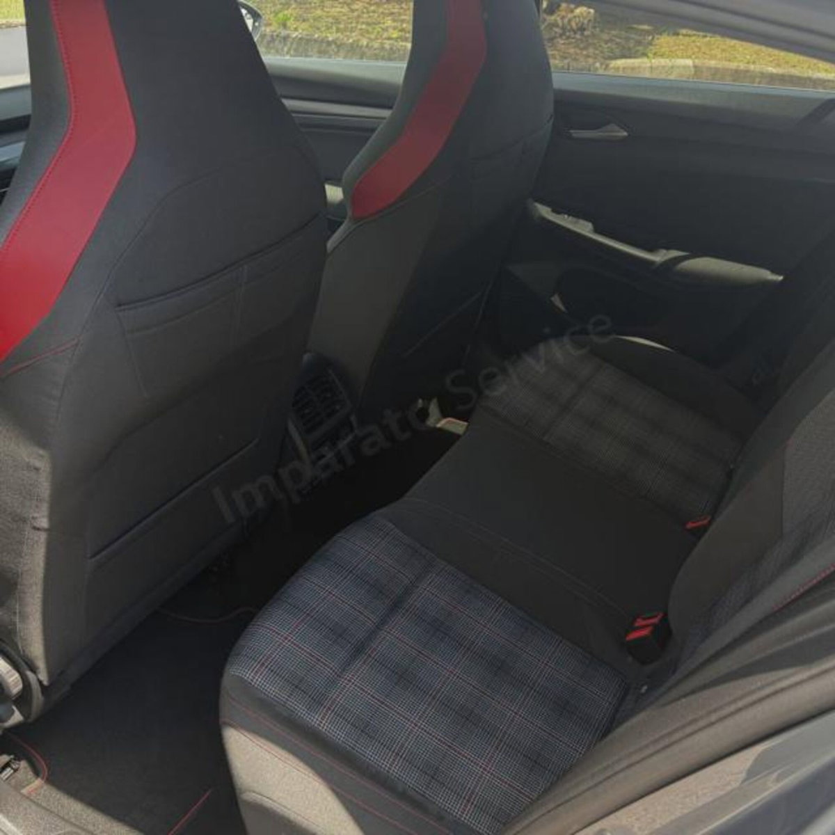 Volkswagen Golf 2.0 TSI GTI DSG (9)