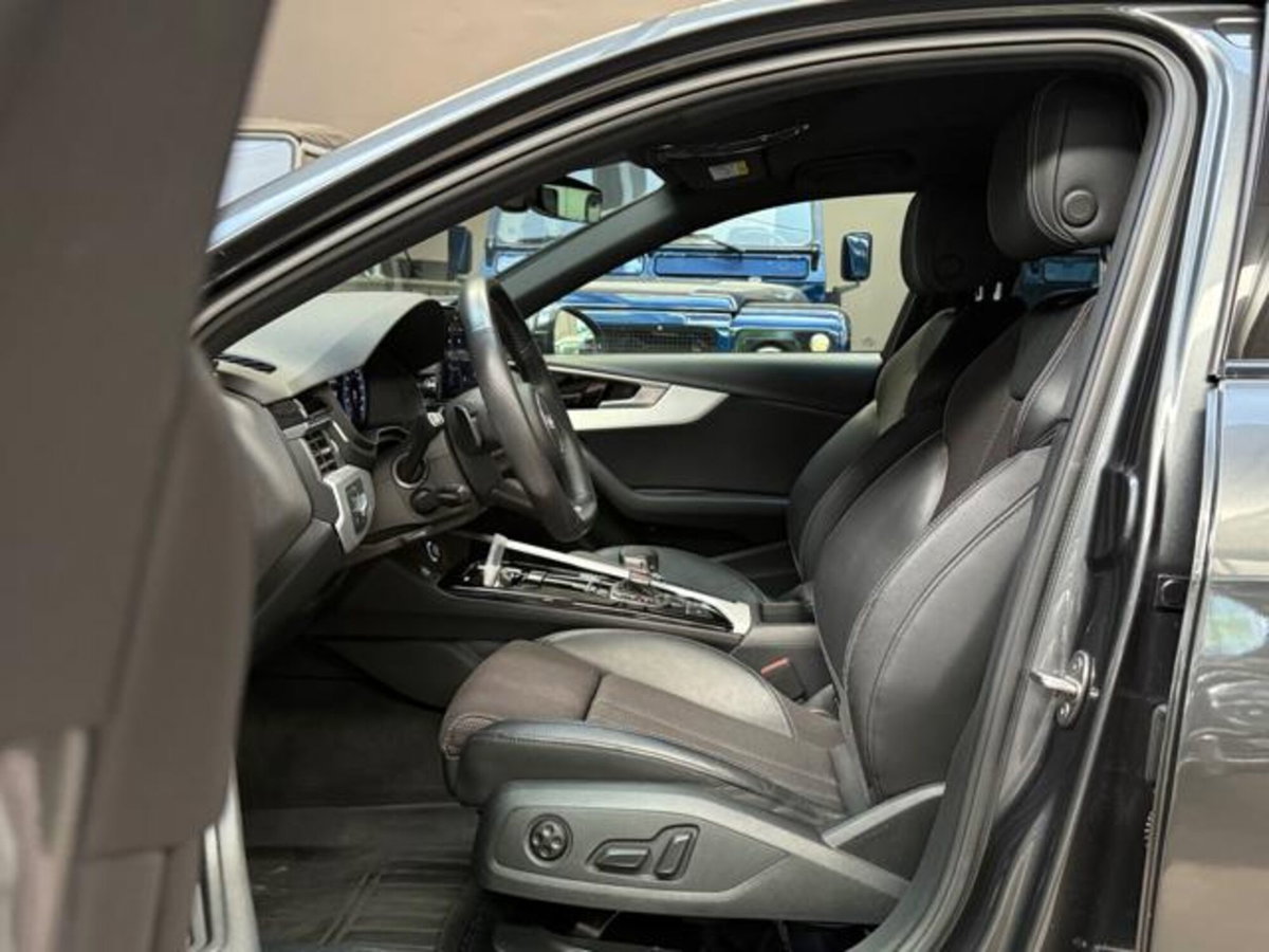 Audi A4 Avant 40 TDI quattro S tronic S line edition (8)