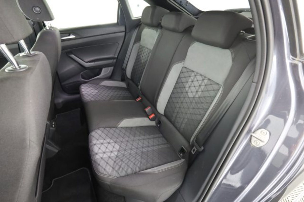 Volkswagen Taigo 1.0 tsi R-Line 115cv (3)