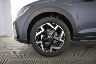Volkswagen Taigo 1.0 tsi R-Line 115cv (8)
