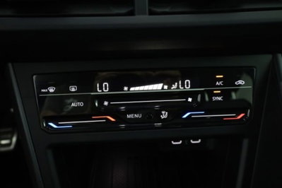 Volkswagen Taigo 1.0 tsi R-Line 115cv (12)