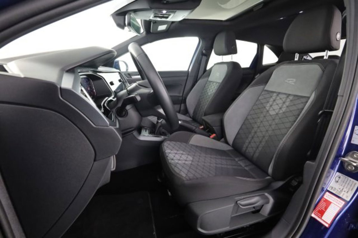 Volkswagen Taigo 1.0 tsi R-Line 115cv (2)