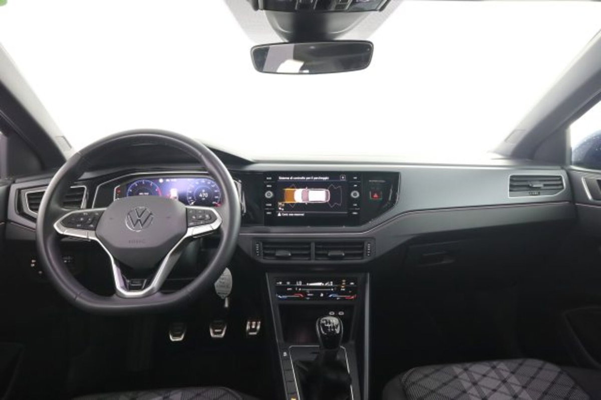 Volkswagen Taigo 1.0 tsi R-Line 115cv (4)