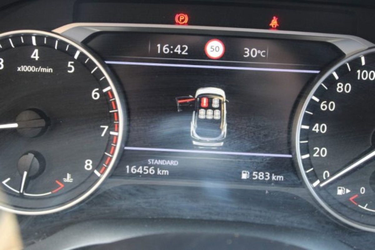 Nissan Qashqai 1.3 mhev Acenta 2wd 140cv (12)