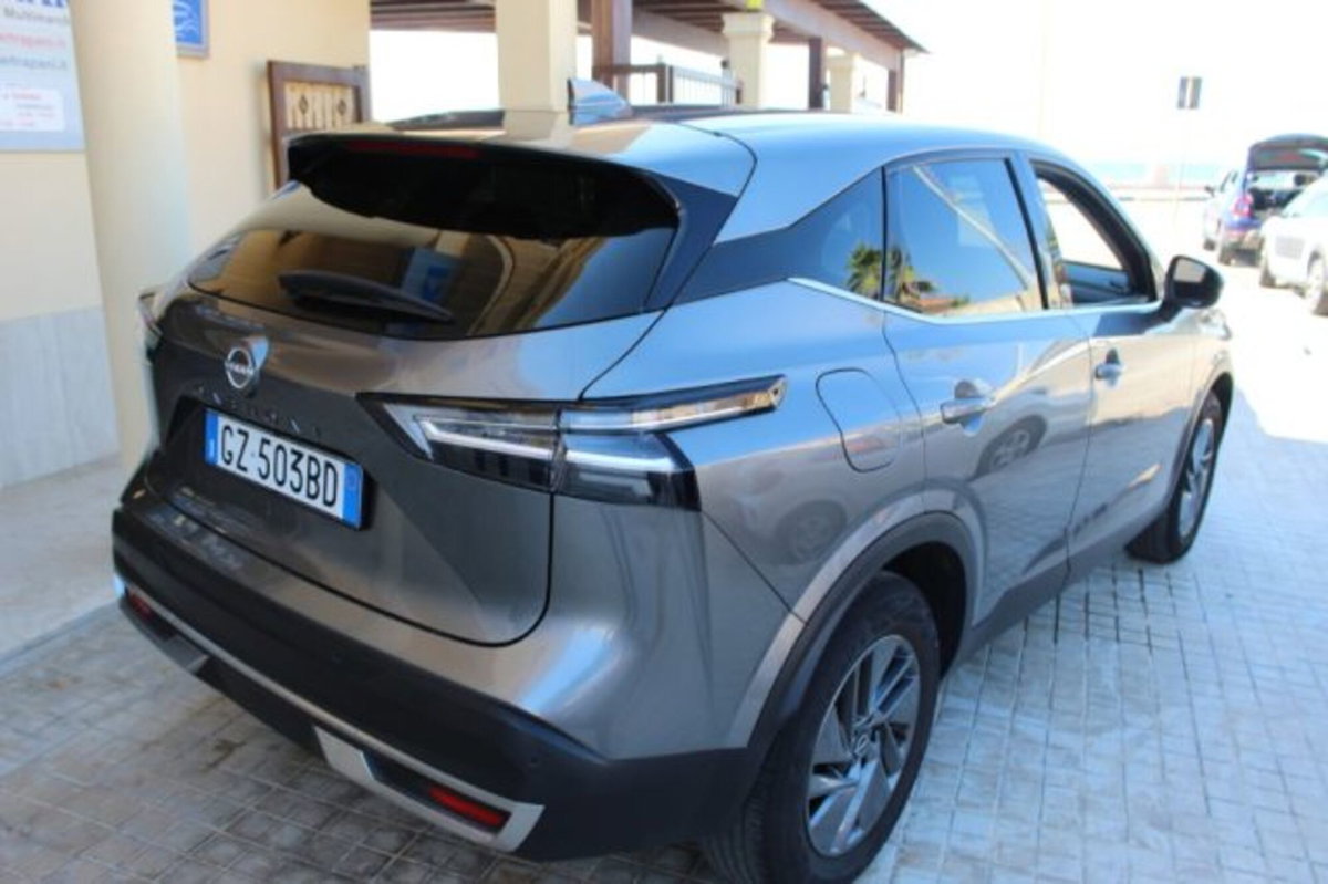 Nissan Qashqai 1.3 mhev Acenta 2wd 140cv (4)