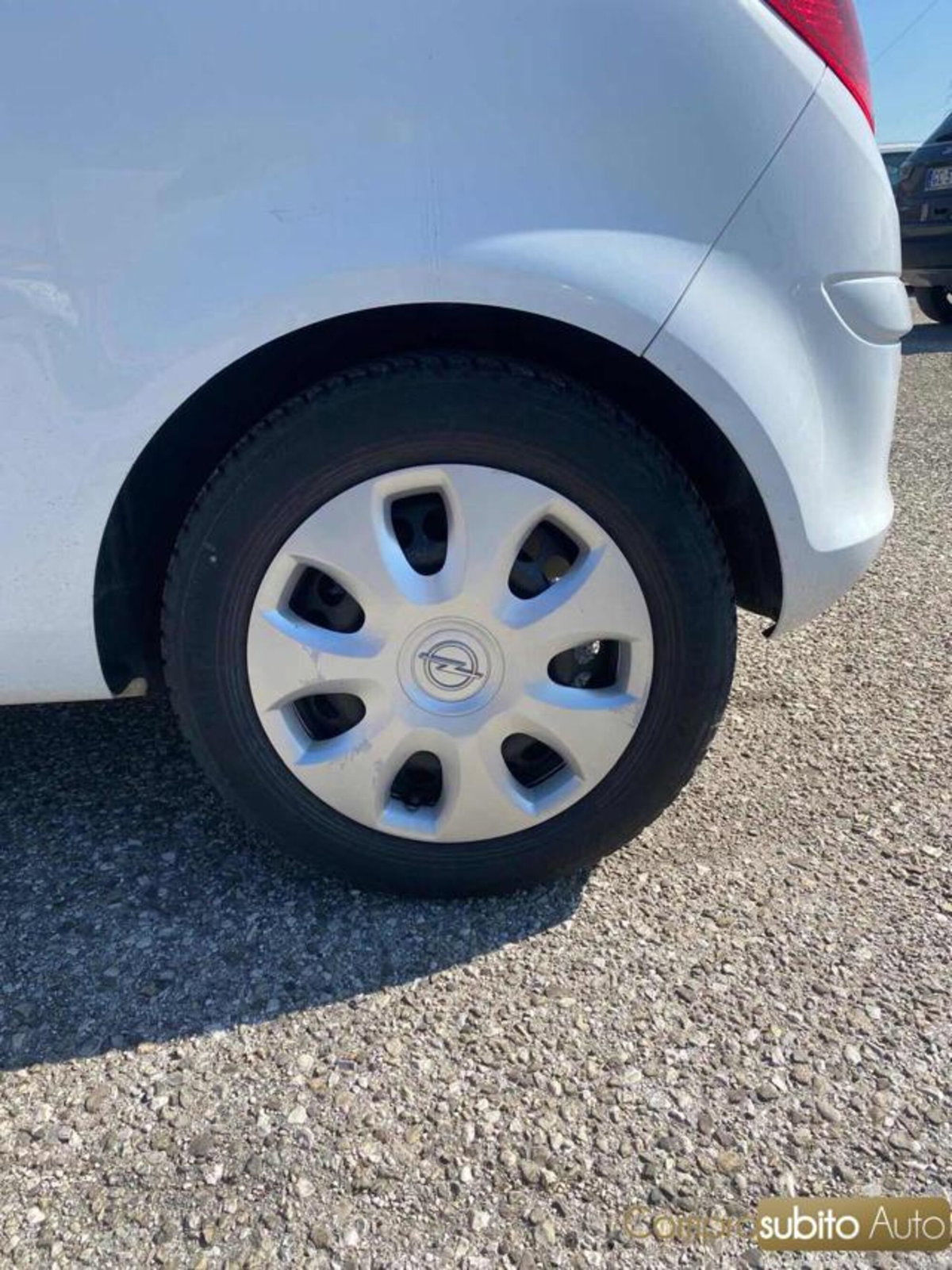 Opel Corsa 1.2 85CV 3 porte GPL-TECH b-color (16)