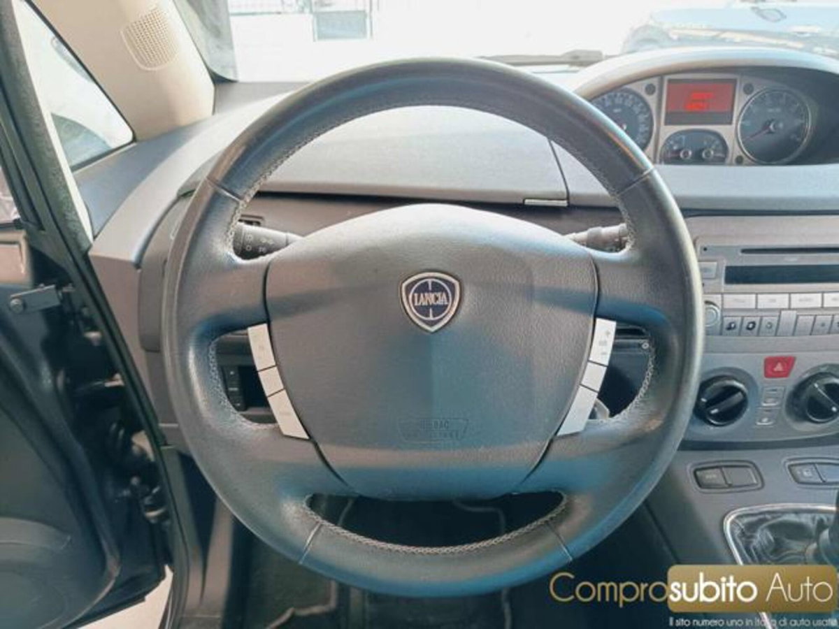 Lancia Musa 1.4 16V Gold (18)