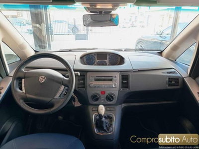 Lancia Musa 1.4 16V Gold (8)