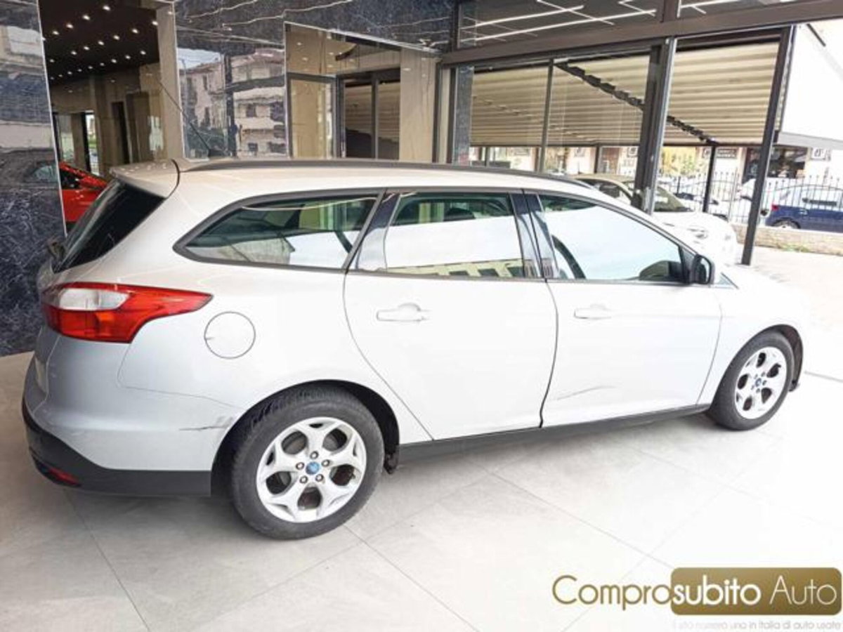 Ford Focus Station Wagon 1.6 TDCi 115 CV SW Titanium (8)