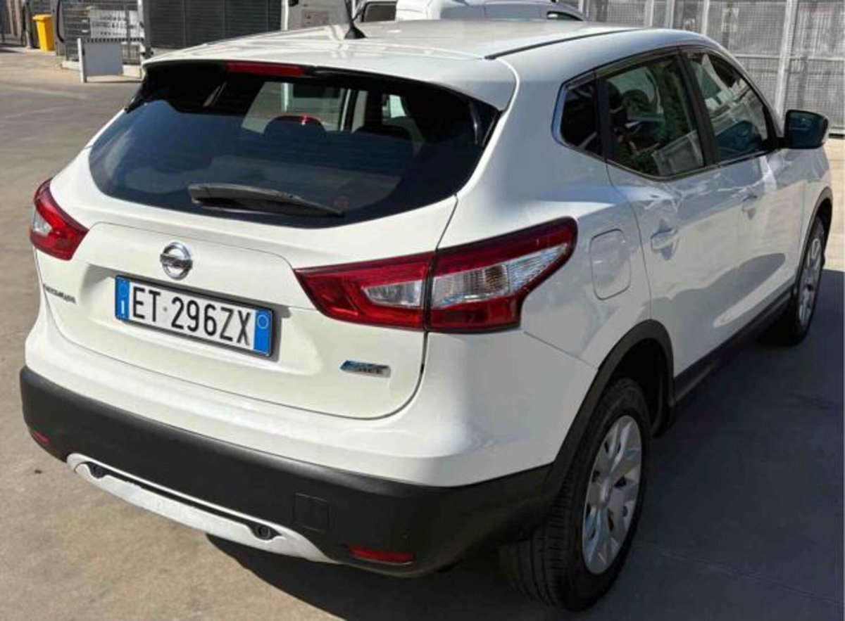 Nissan Qashqai 1.5 dCi Visia (5)