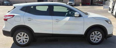Nissan Qashqai 1.5 dCi Visia (6)