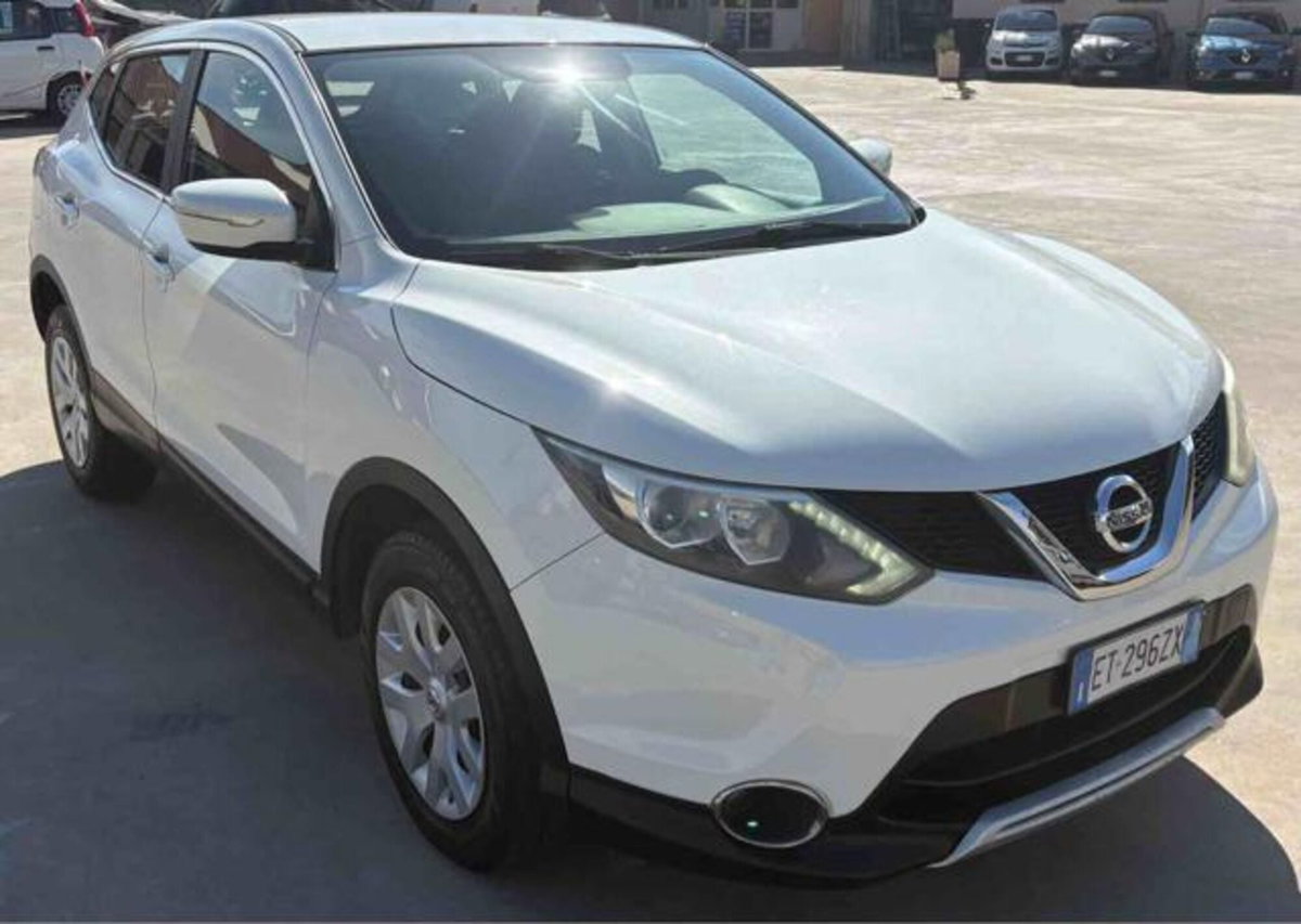 Nissan Qashqai 1.5 dCi Visia (7)