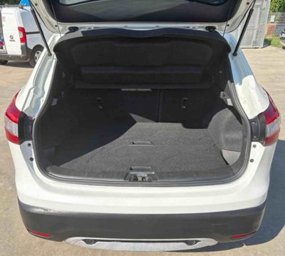 Nissan Qashqai 1.5 dCi Visia (9)