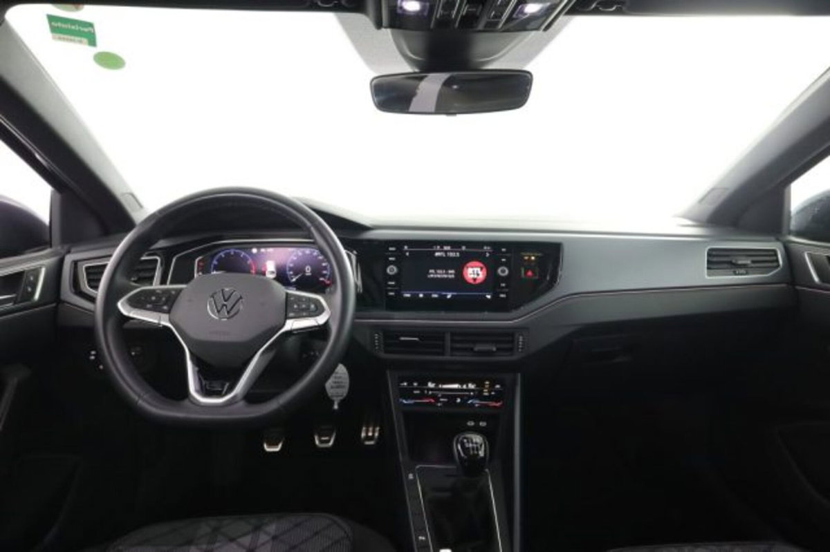 Volkswagen Taigo 1.0 tsi R-Line 115cv (4)